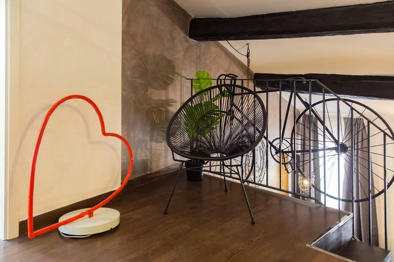 Industrial Apartment Near Duomo 밀라노 이탈리아